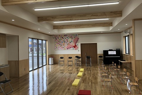 プレスクールかみごおり 遊戯室内部