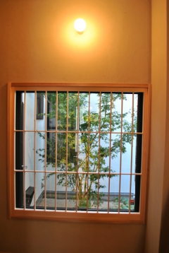 三重 松阪の住まい 玄関格子