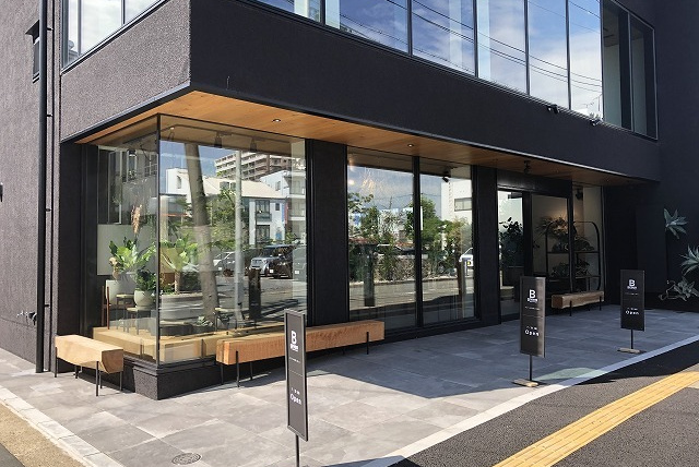 ブロッサムBグリーン 1階スチールのコーナーサッシ