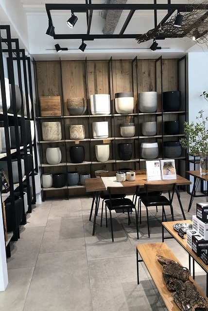 ブロッサムBグリーン スチールフレームに陶器棚