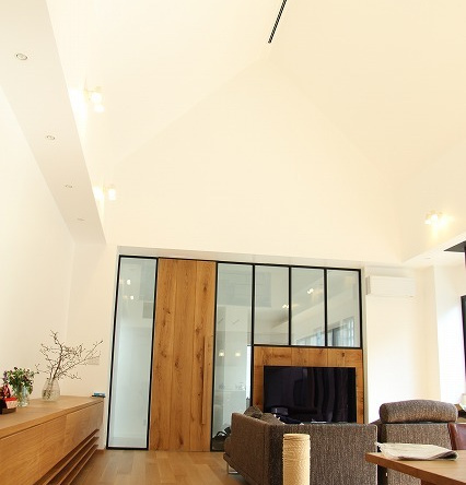 寺家町の家 大空間リビングの写真