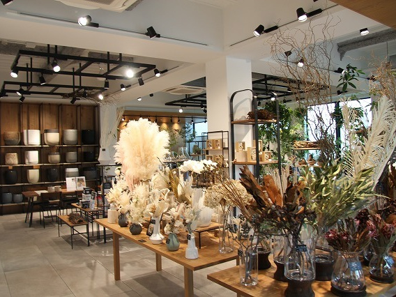 Bグリーン 店舗内部