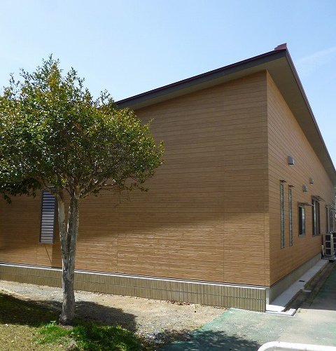 プレスクールかみごおり公園側外観